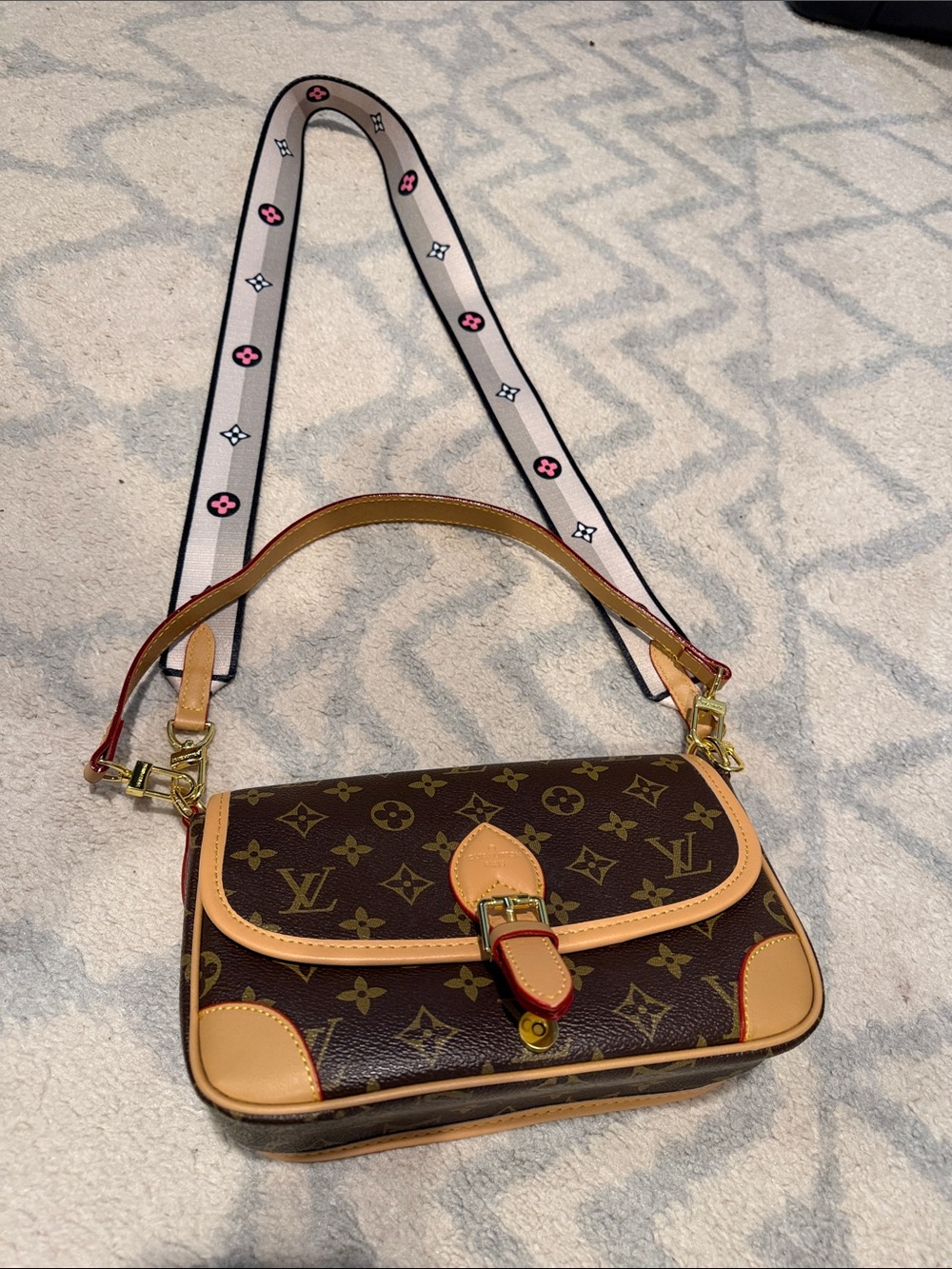Designer Inspired Diane Bag - Picture 5 of 12